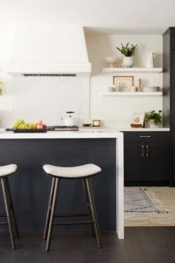 Svetta Counter Stool 20 Svetta Counter Stool -Hearth & Home Store 20190529 eaglerock home15067 retouched 71de262e a175 4367 9904 1e4ddaebaa0e